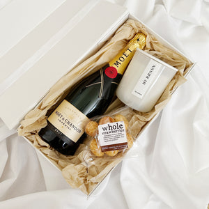 Möet candle gift hamper